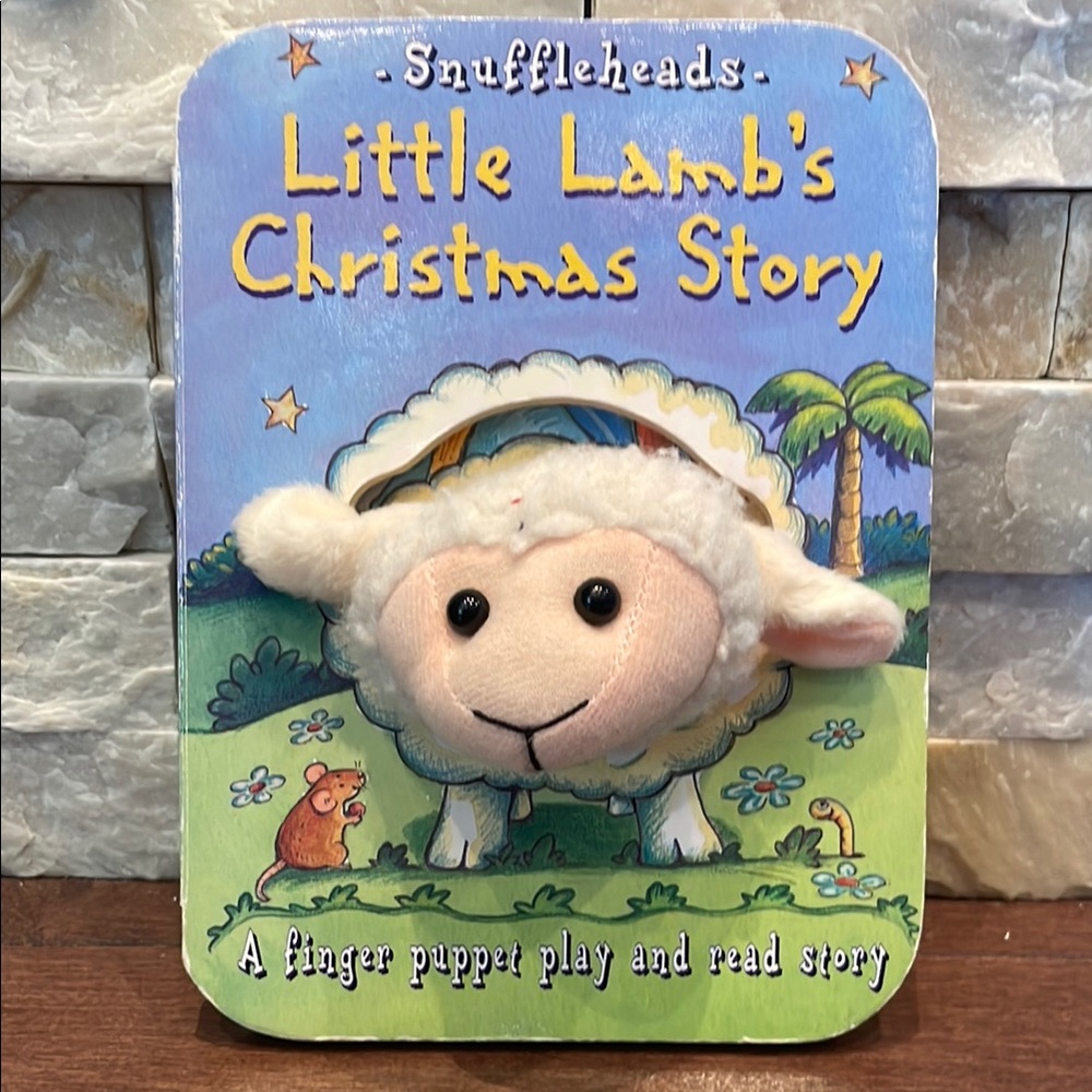 Little Lamb's Christmas Story Finger Puppet Book